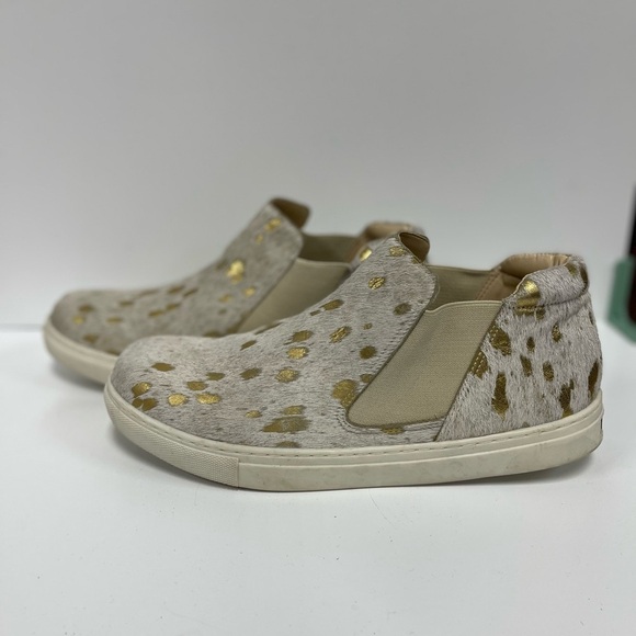 Matisse Ankle Booties with Gold and Cream Design - Picture 2 of 4